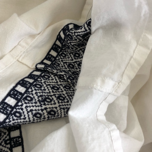 BeachLunchLounge Embroidered Lliya Dress 12 - Picture 4 of 8